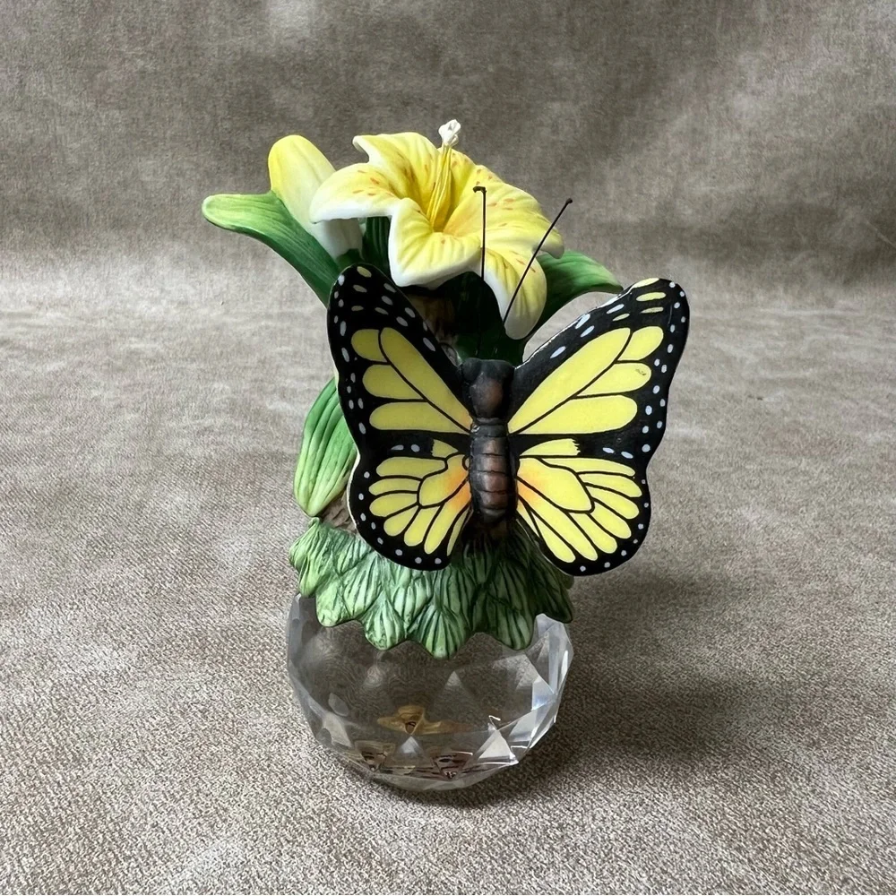 Seymour Mann Porcelain Monarch Butterfly & Yellow Lily Blossom on crystal ball